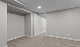 929 E NORTHWOOD Dr, Appleton, WI 54911