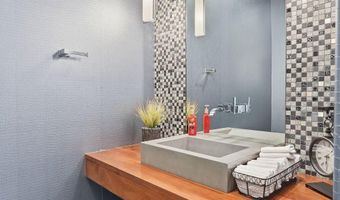 525 W HARMONY Pl, Chandler, AZ 85248