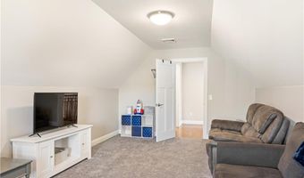 110 Crystal View Dr, Burrillville, RI 02859