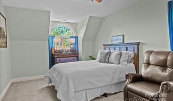 11 Hearthstone Dr, Asheville, NC 28803