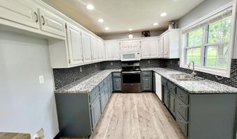 603 Lakeview Dr, Aurora, MO 65605