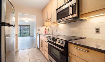 614 Peninsula Ct, Ann Arbor, MI 48105