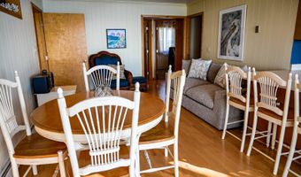 196 W Lake Dr, Arlington, SD 57212