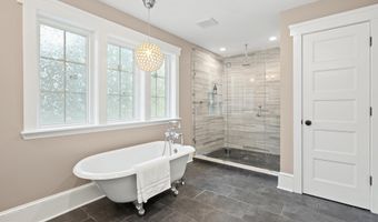 132 S GARFIELD St, Arlington, VA 22204
