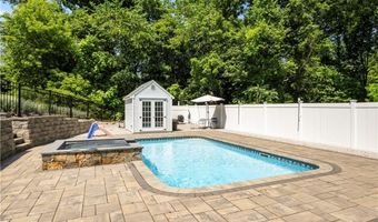 6 Fleuette Dr, Bellingham, MA 02019