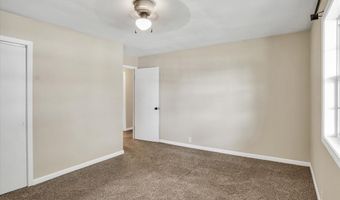 702 E Highland St, Aurora, MO 65605