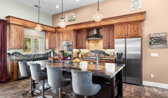 9267 7R Bar Rd, Angels Camp, CA 95222