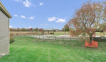 2660 Harnish Dr, Algonquin, IL 60102