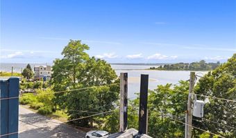 388 Sea View Dr, Warwick, RI 02889