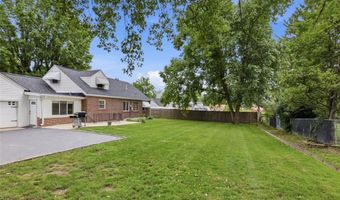 9860 Berwick Dr, Affton, MO 63123