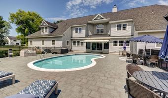9 University Pl, Amsterdam, NY 12010