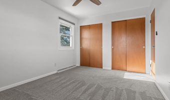 701 E LONGVIEW Dr, Appleton, WI 54911