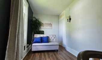 423 Hammond St, Bangor, ME 04401