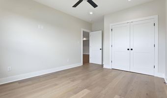7636 S Shoreline Blvd, Benton, AR 72019