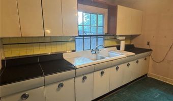 2410 N Revere Rd, Akron, OH 44333