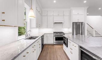 642 N Beach Blvd, Bay St. Louis, MS 39520