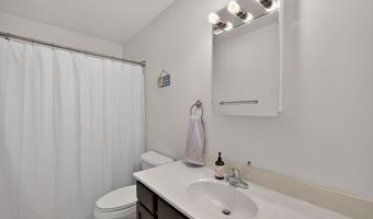 79 Pembroke Ave, Acushnet, MA 02743