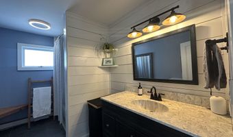 8 Main St, Bennington, NH 03442