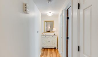 240 Bragg's Ln, Barnstable, MA 02630