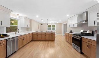 75 Walnut Rd, North Kingstown, RI 02852
