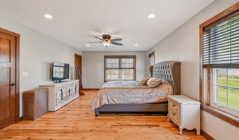 82 1st St Ct, Atkins, IA 52206