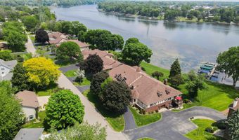 2213 SUNRISE Dr, Appleton, WI 54914