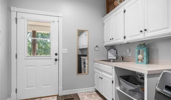 2411 Pauls Valley Ln, Alma, AR 72921