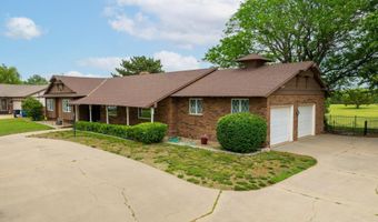 740 Fairway Ct, Augusta, KS 67010