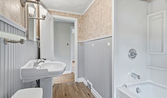 1739 Pierce St, Aliquippa, PA 15001