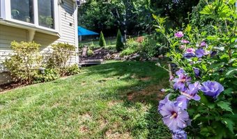 6 Laurel Dr, Brookfield, CT 06804