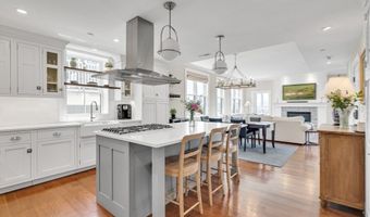 284 Bunker Hill St 4, Boston, MA 02129