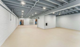 33 Huntsville Rd, Andover, NJ 07860
