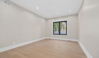 1801 N Clarence Ave, Arlington Heights, IL 60004