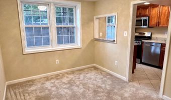 6727 W WAKEFIELD Dr #J, Alexandria, VA 22307