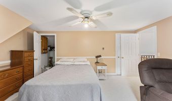 2 Cortland Cir, Bangor, ME 04401