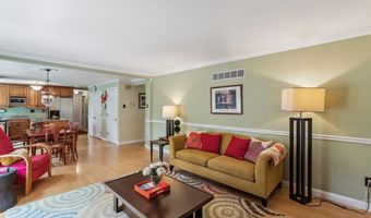278 Oakleigh Woods Dr, Ballwin, MO 63011