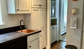 53 Congress St, Belfast, ME 04915