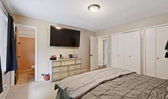 121 Chaparral Dr, Apple Valley, MN 55124