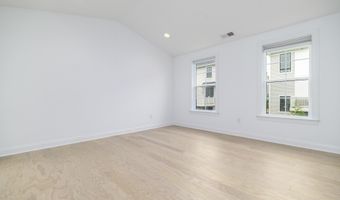 15 E Cross Trl 15, Danbury, CT 06810