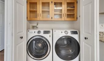 4935 Tanners Spring Dr, Alpharetta, GA 30022