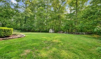 21 Quarry Rd, Branford, CT 06405
