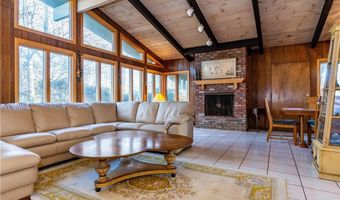 35 Sunset Ave, North Kingstown, RI 02874