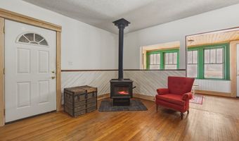 205 6th St, Beaver, WV 25813