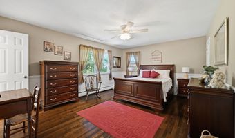 8 Winthrop Rd, Bethel, CT 06801
