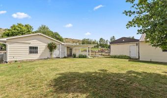 210 S Avis St, Absarokee, MT 59001