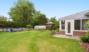 96 Comly Rd, Bayonne, NJ 07035