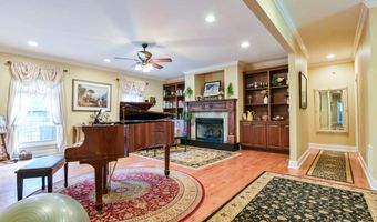 283 Creekside Dr, Arnoldsville, GA 30619
