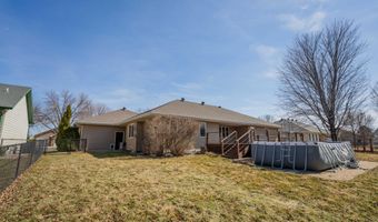 1415 Birchwood Ln, Aberdeen, SD 57401