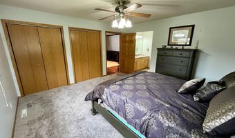 1726 Arthurs Ct, Aberdeen, SD 57401