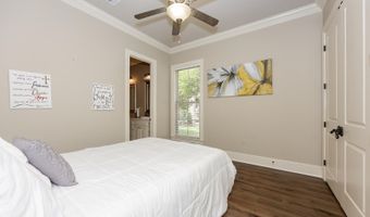 10757 Royal Ridge Ave, Baton Rouge, LA 70810
